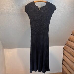 JERRY • T Black Gathered Stretch Bodice w/Cap sleeves, rnd neck, gathered Skirt